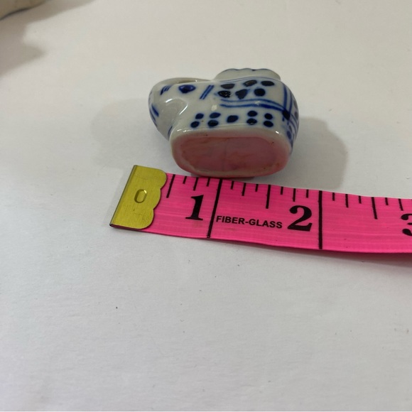 Lot of delft blue figures including rare bottle stopper. - Picture 7 of 15